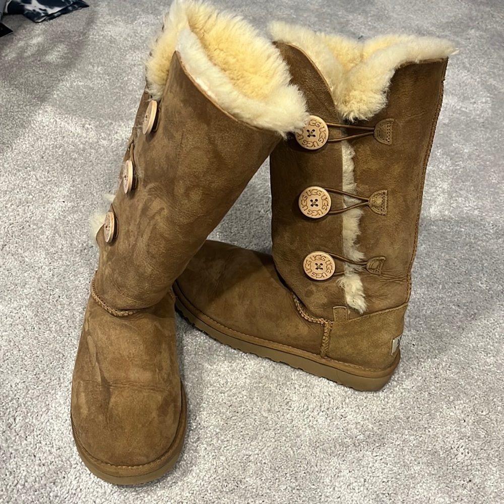 Ugg Triple Bailey Button - image 1